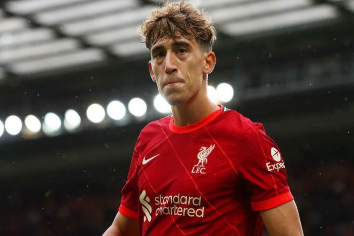 Κώστας Τσιμίκας: Με μαυρισμένο μάτι ο Έλληνας αμυντικός – Παρών στην αναμέτρηση της Λίβερπουλ με την Ατλέτικο