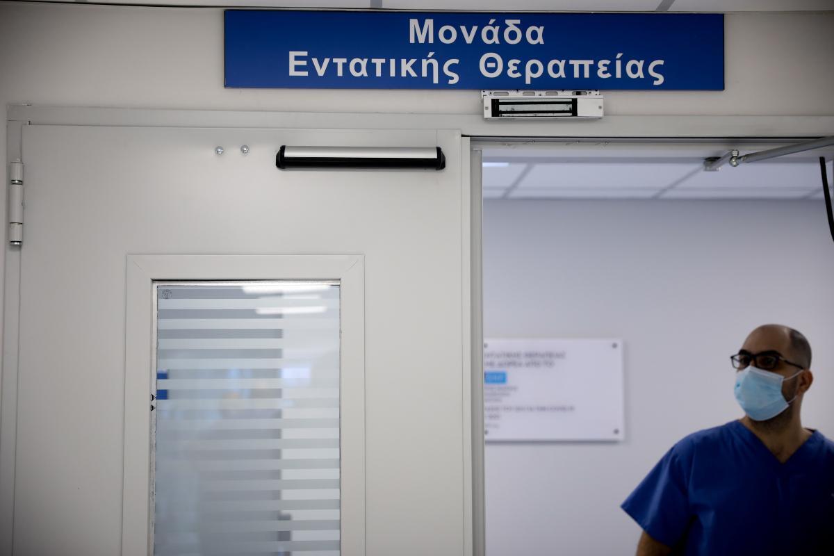 Πάτρα: «Χαροπαλεύει» η φοιτήτρια που διαγνώστηκε με κεραυνοβόλο μηνιγγίτιδα – Τι λέει η διευθύντρια της ΜΕΘ [βίντεο]