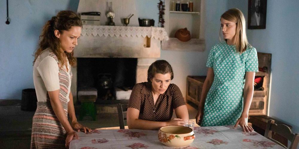 Άγριες Μέλισσες: Το πιο δυνατό spoiler για το αποψινό επεισόδιο - : Η Δρόσω στο πλευρό του Κωνσταντή