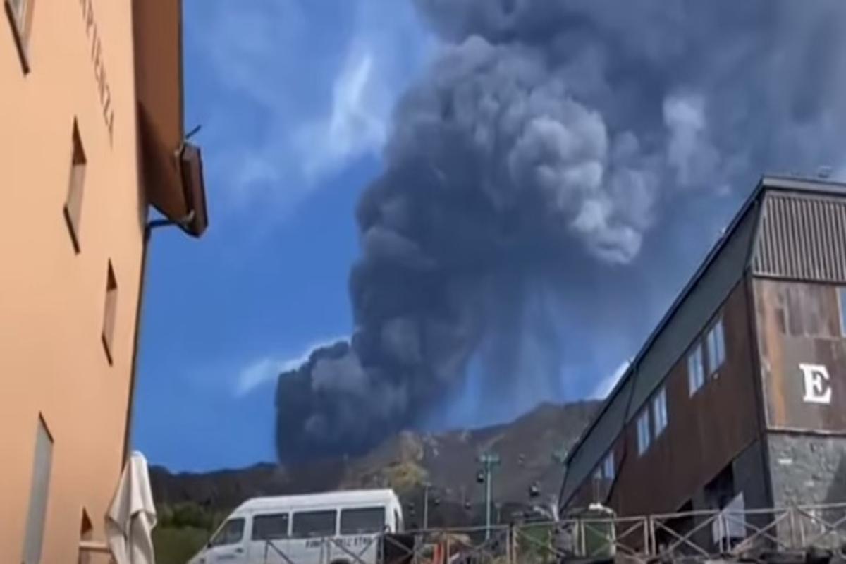 Αίτνα: Έφτασε στην Ελλάδα το νέφος από την έκρηξη – Δείτε την εικόνα από δορυφόρο