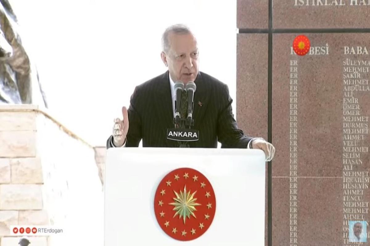 Νέο παραλήρημα από τον Ερντογάν κατά Ελλάδας: Πριν 100 χρόνια πετάξαμε τον εχθρό στη θάλασσα της Σμύρνης