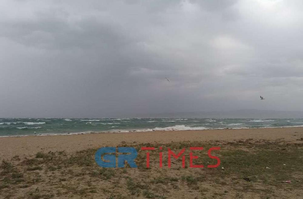 Καιρός - Θεσσαλονίκη: Προβλήματα από το μπουρίνι [βίντεο]