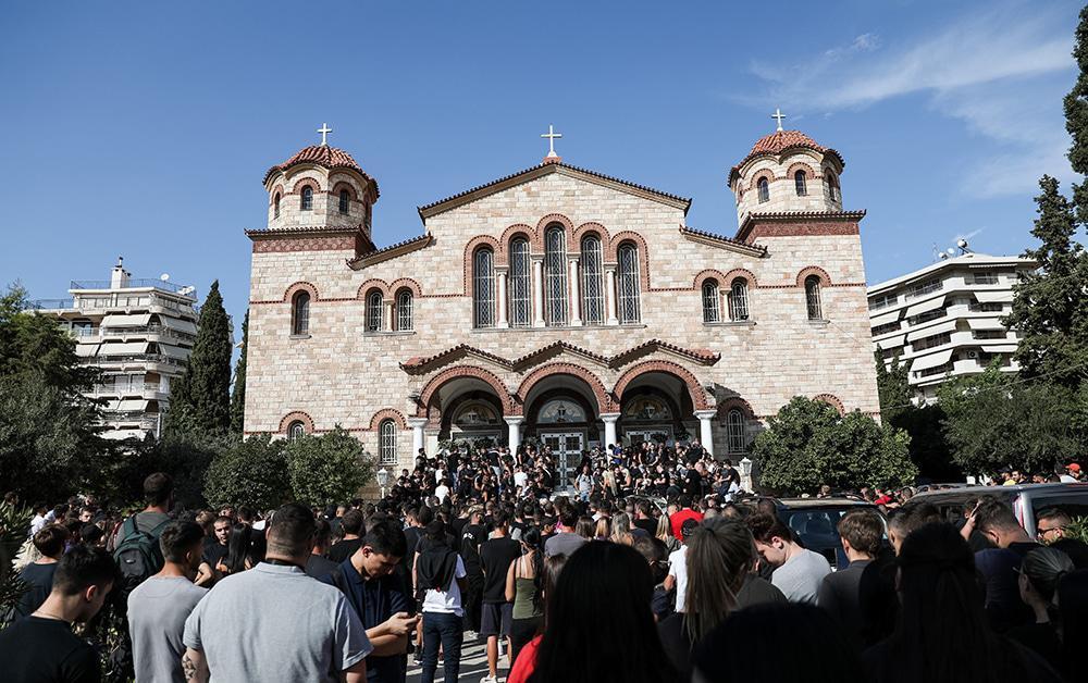 Mad Clip: Θλίψη στο τελευταίο αντίο – Οι συγκλονιστικές στιγμές