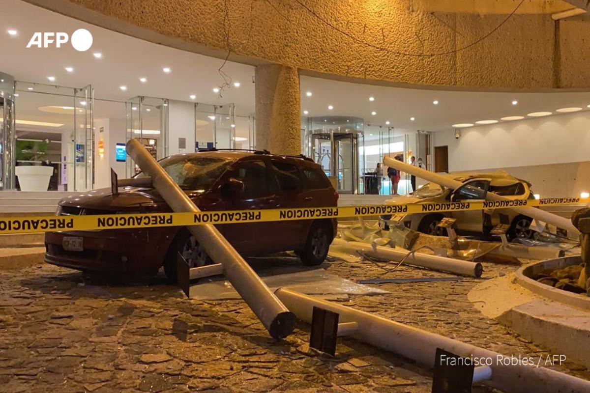 Ισχυρός σεισμός στο Μεξικό: 7,1 ρίχτερ σκόρπισαν τον τρόμο - Πετάχτηκαν έξω από τα σπίτια με τα εσώρουχα, ένας νεκρός