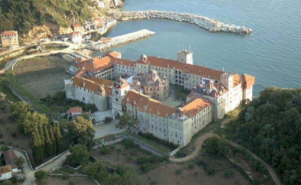 Μονή Εσφιγμένου: Διαψεύδει τα κρούσματα κορονοϊού σε μοναχούς της