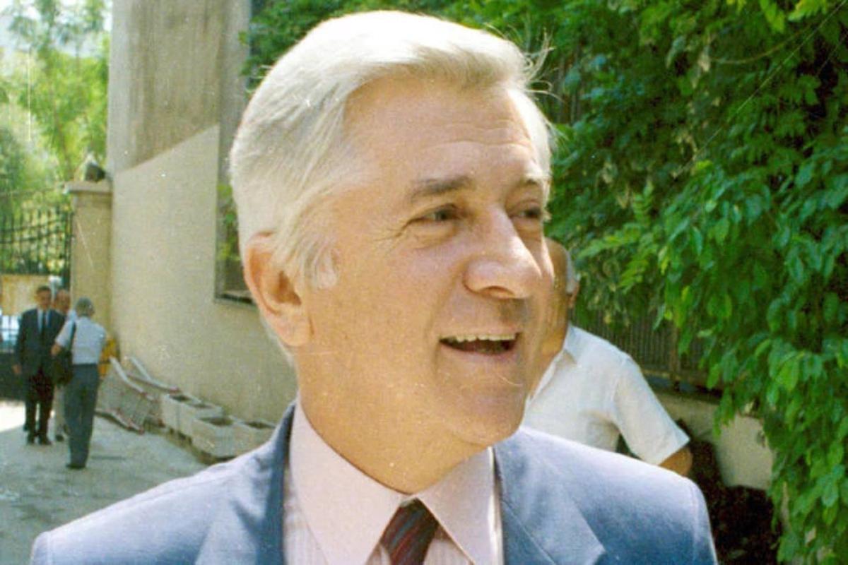 Παύλος Μπακογιάννης: 32 χρόνια από την ημέρα που δολοφονήθηκε η δημοκρατία - Οι συγκινητικές αναρτήσεις της Ντόρας και του Κώστα Μπακογιάννη