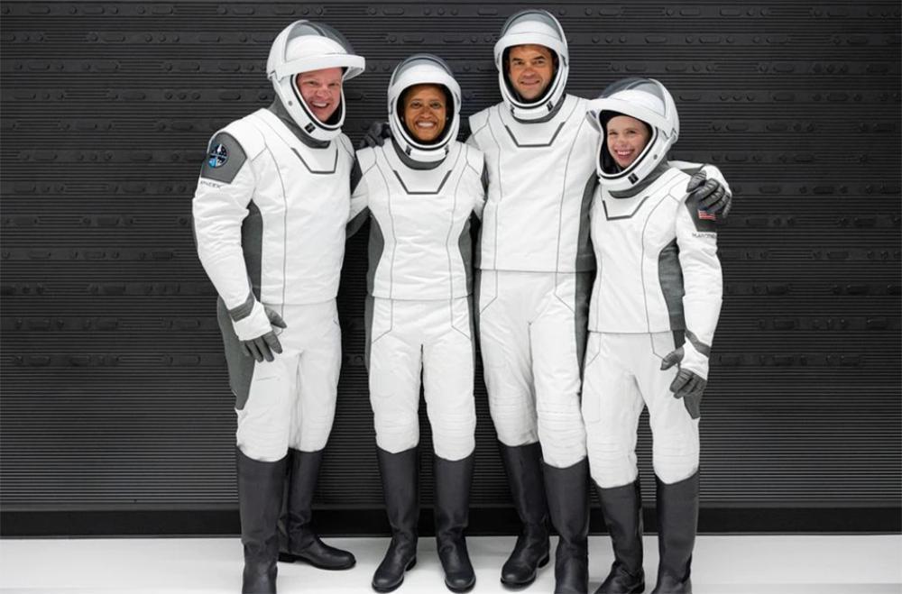 SpaceX: Το πρώτο πλήρωμα με πολίτες ετοιμάζεται για εκτόξευση!