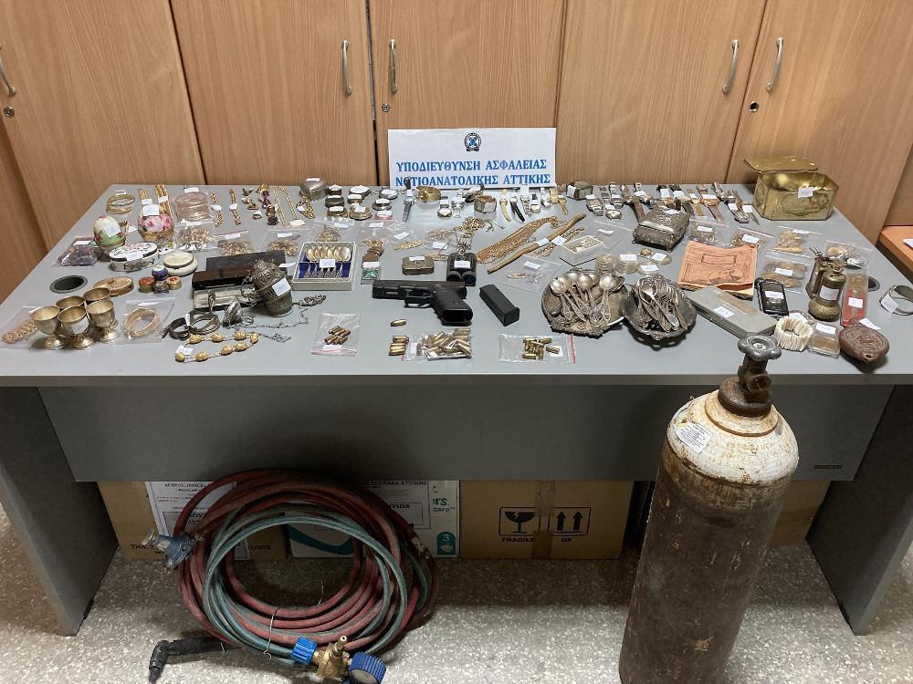 Εξαρθρώθηκε εγκληματική οργάνωση : Πάνω από 700.000 ευρώ η λεία