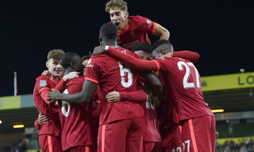 Carabao Cup: Νικητής ο Τσιμίκας στον ελληνικό εμφύλιο, έχασε πέναλτι ο Τζόλης – Πέρασαν Λίβερπουλ και Σίτι