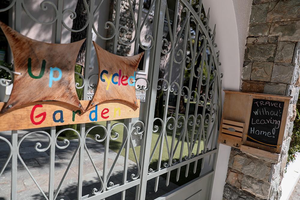 Βάρκιζα: Τι λέει η γυναίκα που βρήκε τη 2χρονη στο σχολικό