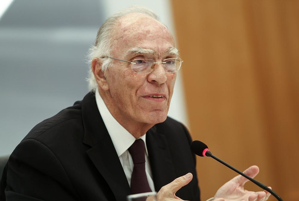 Διασωληνωμένος στην εντατική με κορονοϊό ο Βασίλης Λεβέντης