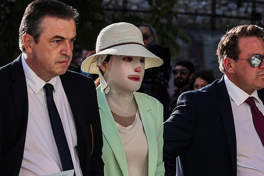 Δίκη για βιτριόλι - Η οργή της Ιωάννας στην κατηγορούμενη: Εσύ τι κοιτάς;