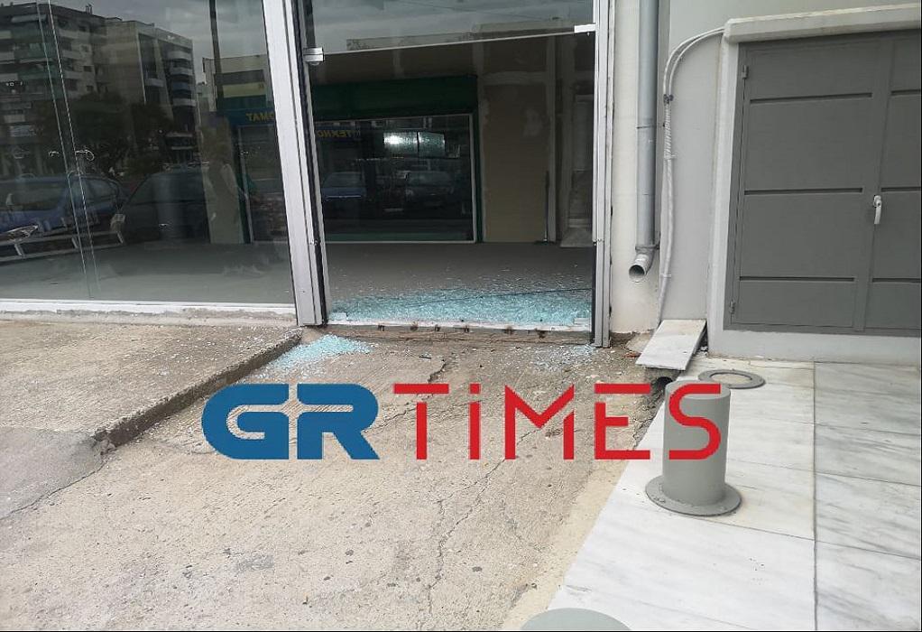 Θεσσαλονίκη: Ι.Χ «εισέβαλε» σε βιτρίνα καταστήματος