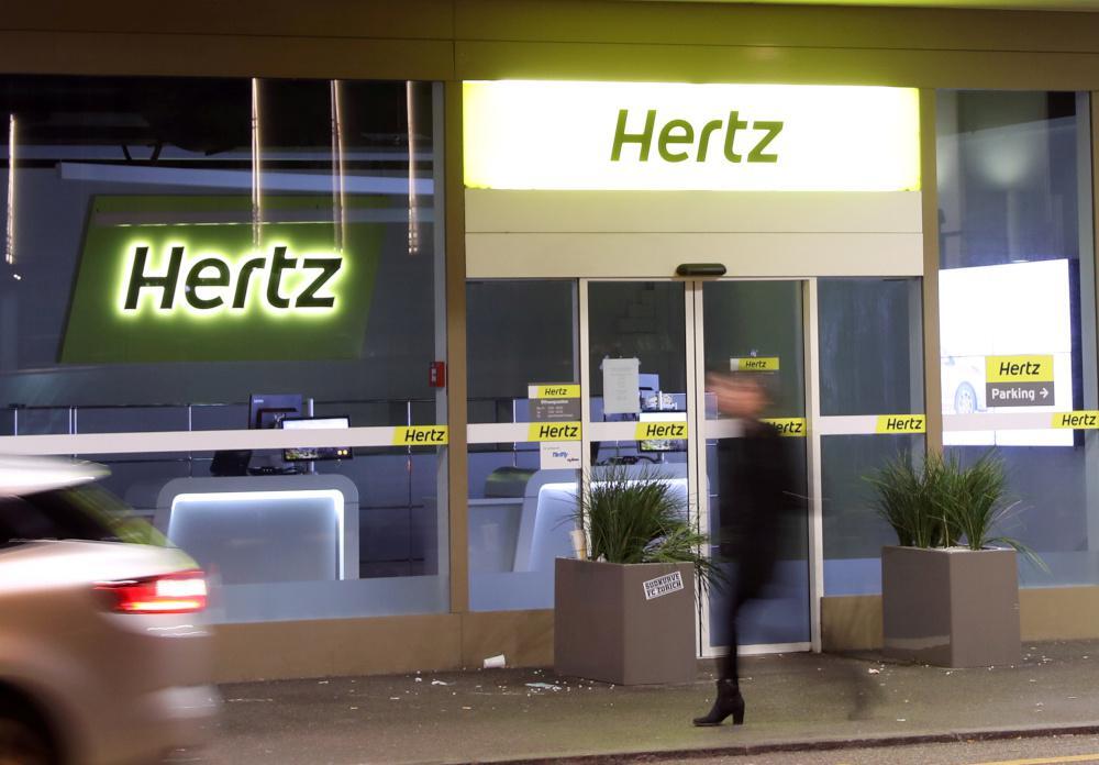 Hertz: Παραγγελία «μαμούθ» για 100.000 αυτοκίνητα της Tesla