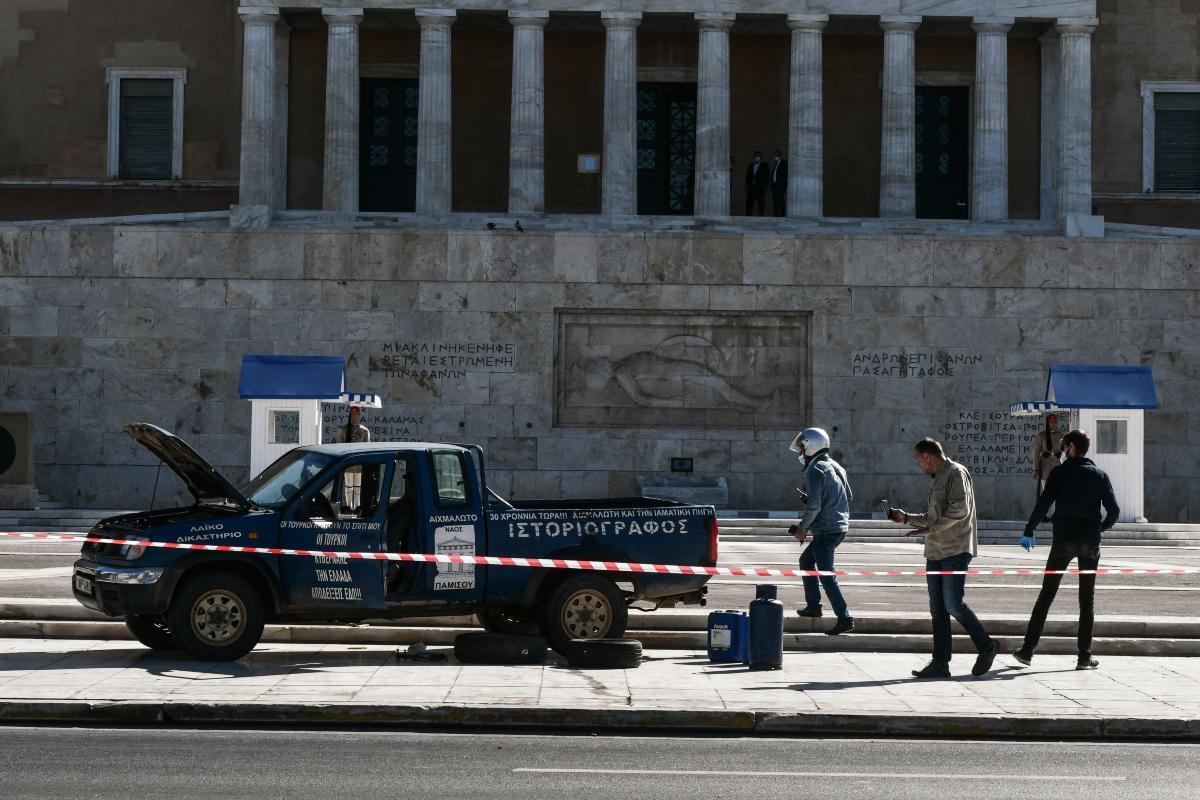 Άγνωστος Στρατιώτης: Αυτό είναι το προφίλ του 58χρονου που πήγε με το αγροτικό στο Σύνταγμα – Τι κουβαλούσε μαζί του