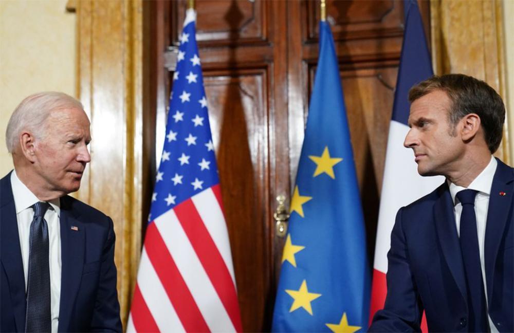 Μακρόν Μπάιντεν