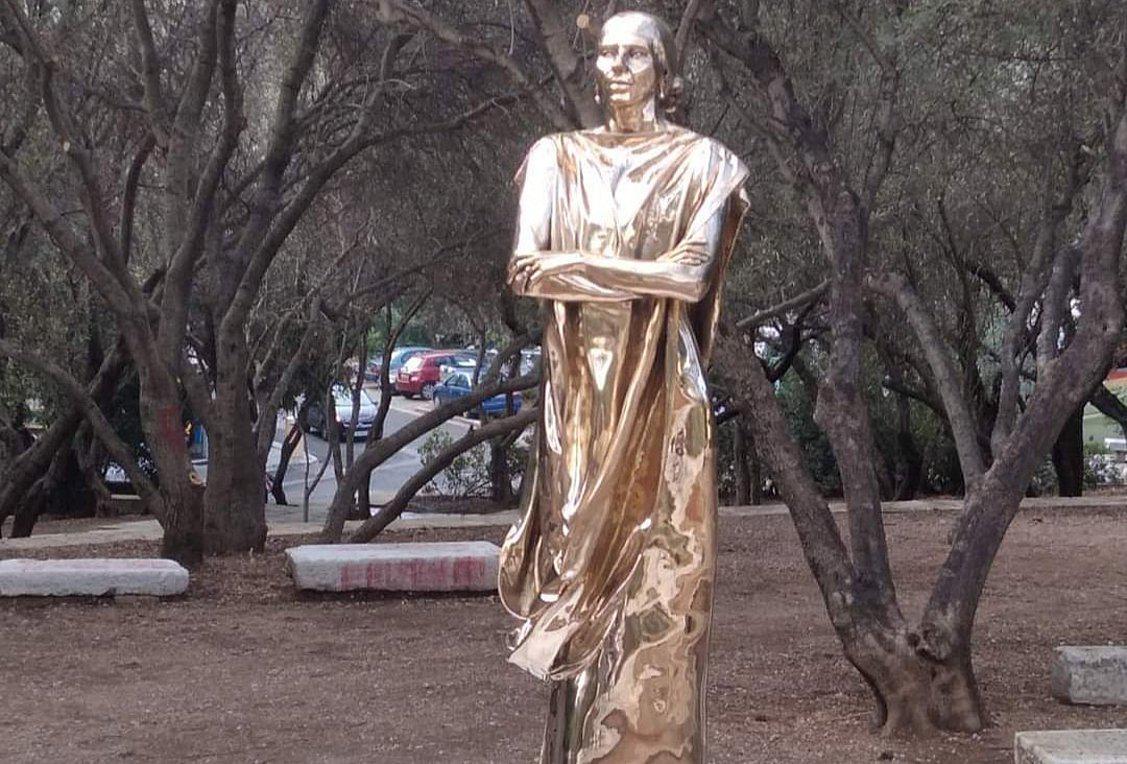Τα λόγια τα μεγάλα, τα ωραία, τα λυρικά