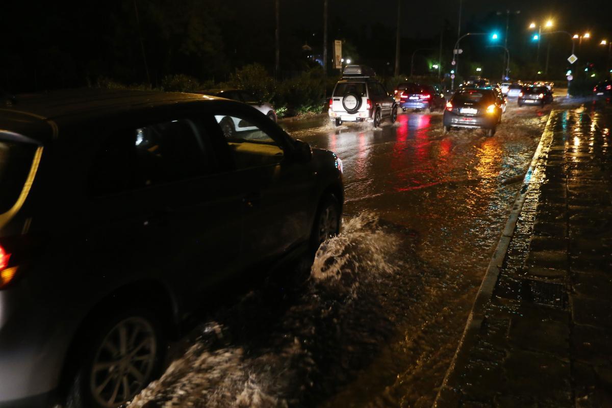 Κακοκαιρία «Αθηνά»: Πού θα «χτυπήσουν» οι βροχές και οι καταιγίδες την Τρίτη – Αναλυτική πρόγνωση