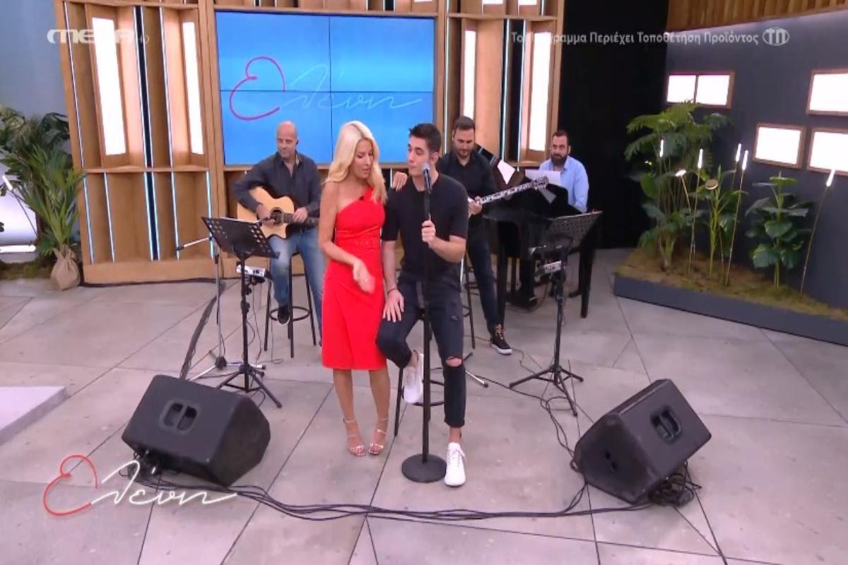 Γιώργος Κακοσαίος: Η σεμνότητά του καθήλωσε την Ελένη Μενεγάκη – Πώς ξεκίνησε το τραγούδι και τι είπε για τον Γιάννη Πλούταρχο [βίντεο]