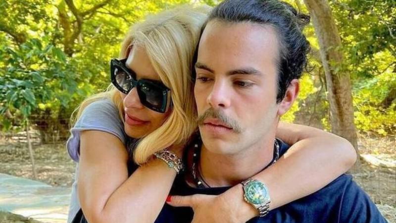 Ανησυχία για την Ελένη Μενεγάκη - Τι έγινε με τον γιο της, Άγγελο Λάτσιο