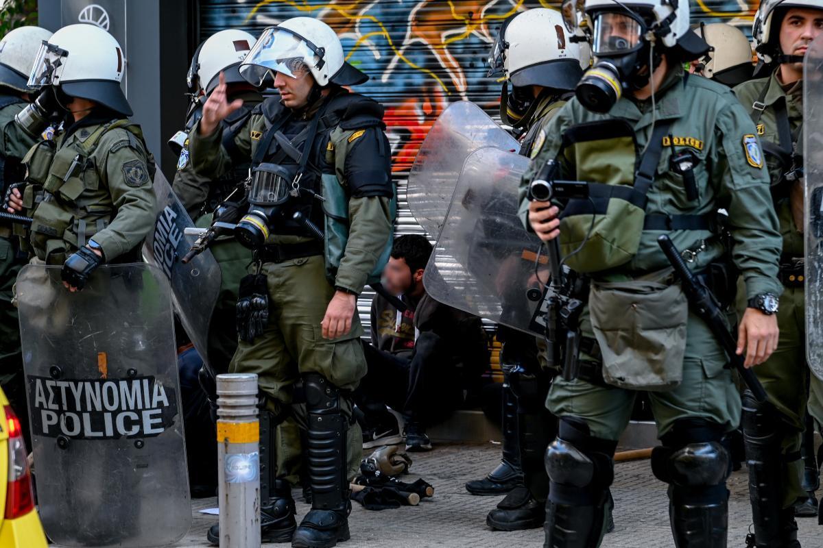 Επεισόδια στα Εξάρχεια: Συνελήφθησαν οι έξι που είχαν προσαχθεί από την ΕΛ.ΑΣ.