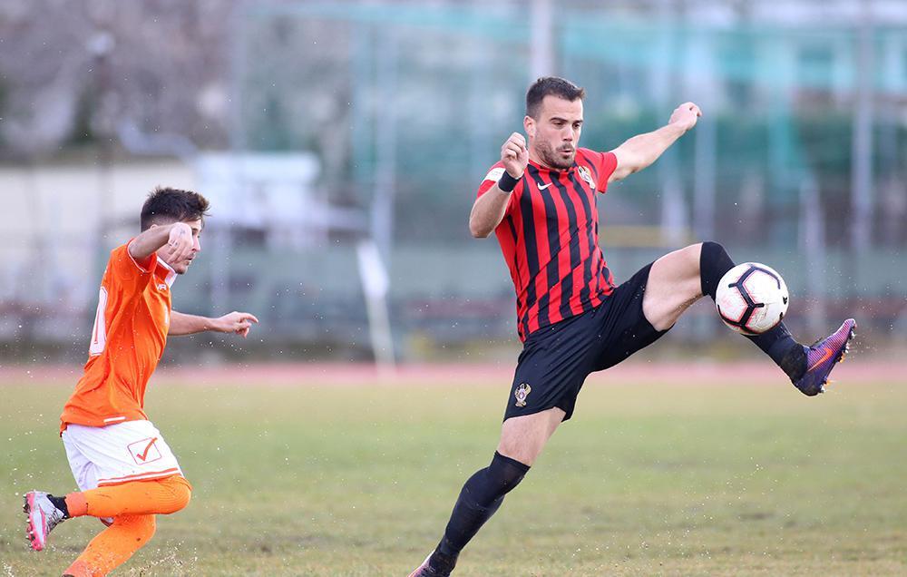 Νίκος Τσουμάνης: Θρήνος στην κηδεία του 31χρονου ποδοσφαιριστή