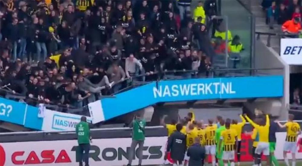 Ολλανδία: «Άγιο» είχαν οι οπαδοί της Φιτέσε - Κατέρρευσε η κερκίδα