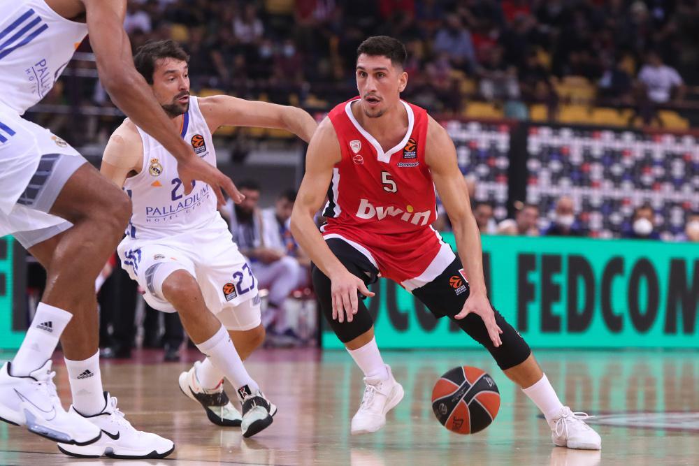 Euroleague: Ο Ολυμπιακός υπέταξε την Ρεάλ Μαδρίτης 74-68 και έκανε το δύο στα δύο
