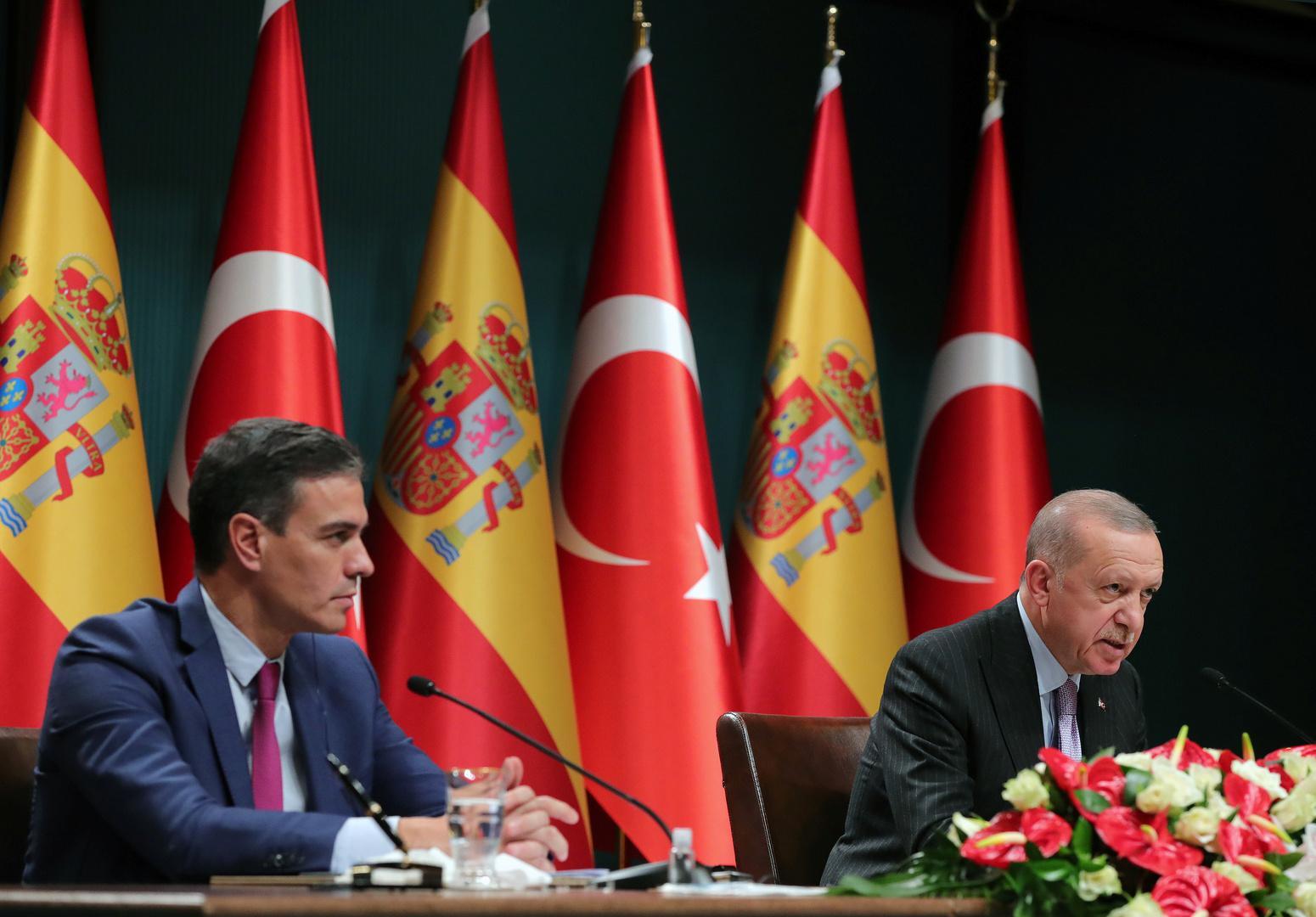 Αγκαλιά με τον Ερντογάν οι «σύντροφοι» της Ισπανίας