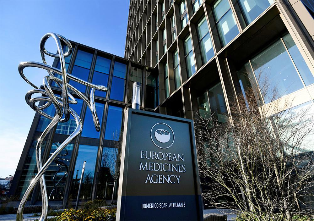 EMA: Πρόωρο να προβλεφθεί μια προσαρμογή των εμβολίων
