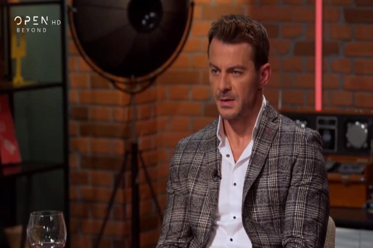 Γιώργος Αγγελόπουλος: Ο θάνατος του πατέρα του που τον στιγμάτισε, η πρόταση του Bachelor που απέρριψε και τα σχέδια για τον γάμο [βίντεο]