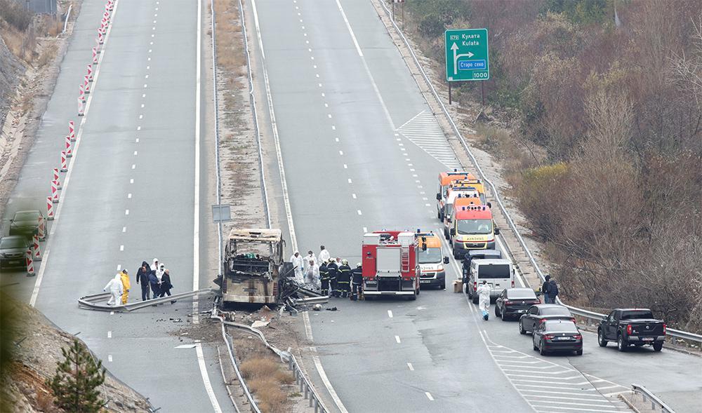 Τραγωδία στη Βουλγαρία: Εντοπίστηκε ένα ακόμη πτώμα στο λεωφορείο