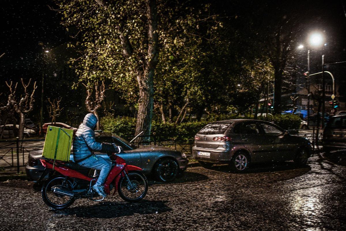 Ξεσπούν οι διανομείς στο eleftherostypos.gr: «Κινδυνεύει η ζωή μας για 5 ευρώ την ώρα - Εργαζόμαστε με ακραίες καιρικές συνθήκες για χάρη του εργοδότη»