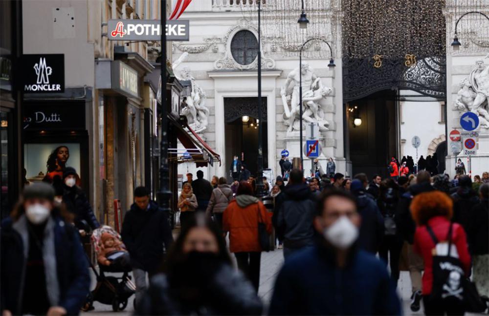 Κορονοϊός: Στη «δίνη» της πανδημίας η Ευρώπη - Lockdown και μέτρα