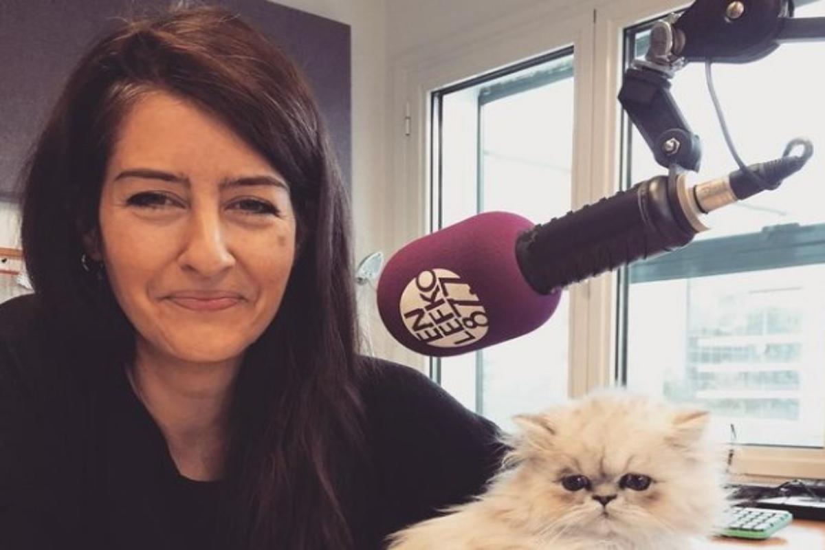 Εύα Μπουντούρη: Ποια ήταν η φωνή του Εν Λευκώ – Το πρόβλημα υγείας που την νίκησε στα 40 της χρόνια [βίντεο]