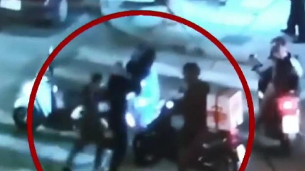 Θεσσαλονίκη: Άγριος ξυλοδαρμός ντελιβερά για... τον KOK [βίντεο]