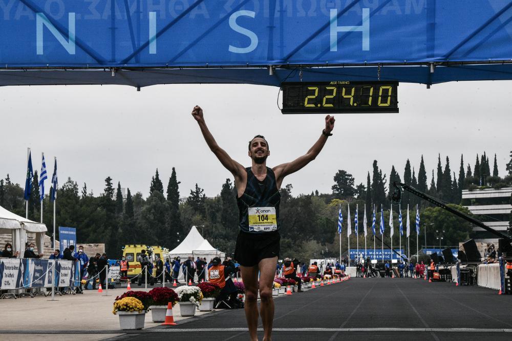 38ος Μαραθώνιος Αθήνας 2021: Όλα όσα έγιναν στην κλασσική διαδρομή και το ιστορικό ρεκόρ του Γκελαούζου [εικόνες & βίντεο]