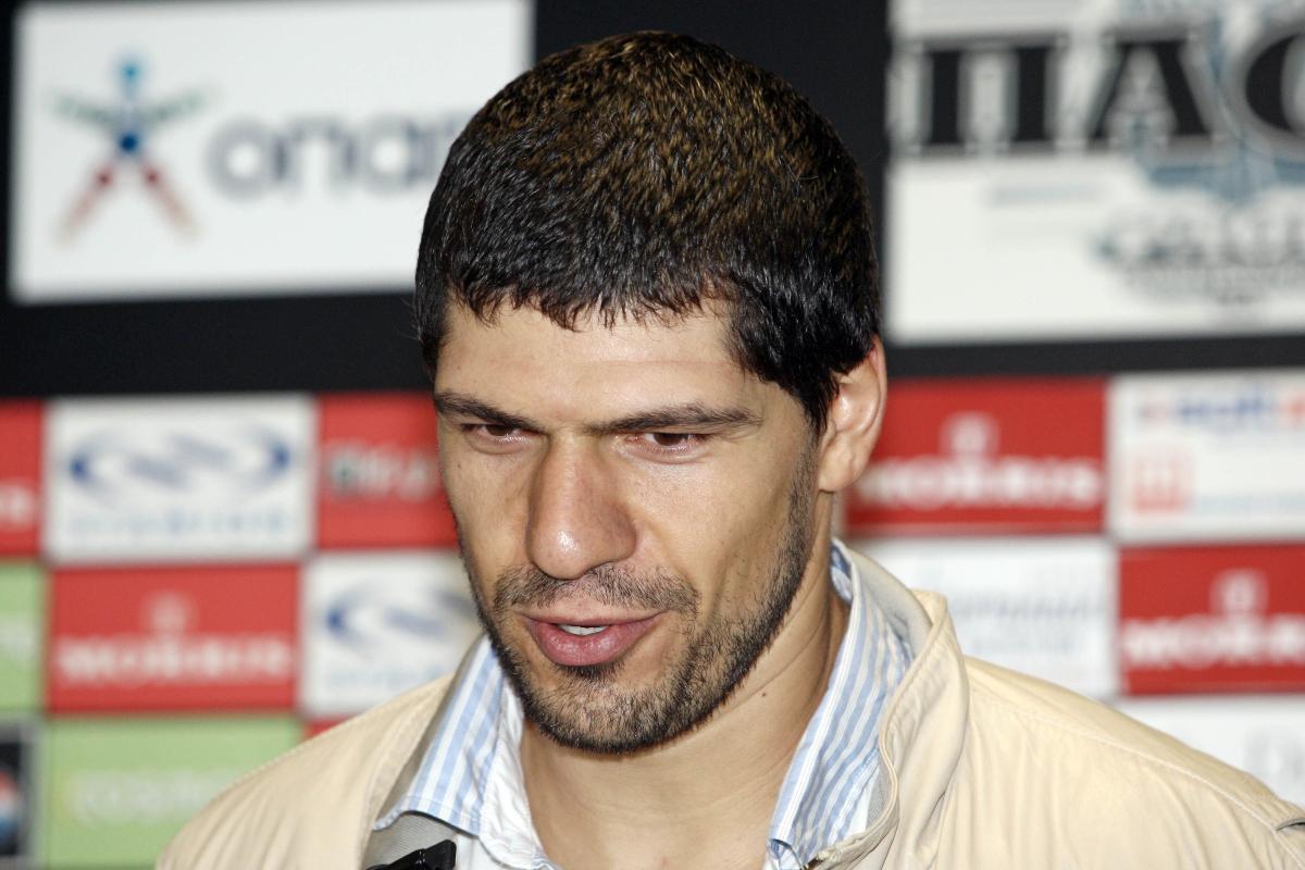 Λάζαρος Παπαδόπουλος: Ξεκινάει καριέρα ως πυγμάχος