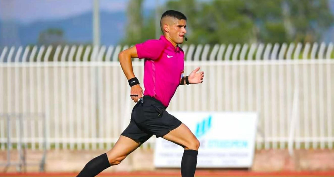 Αγρίνιο: Διαιτητής… εξ ουρανού έσωσε τη ζωή ποδοσφαιριστή την ώρα του αγώνα - «Μου είχε τύχει ξανά, με αγκάλιασε ο παίκτης»