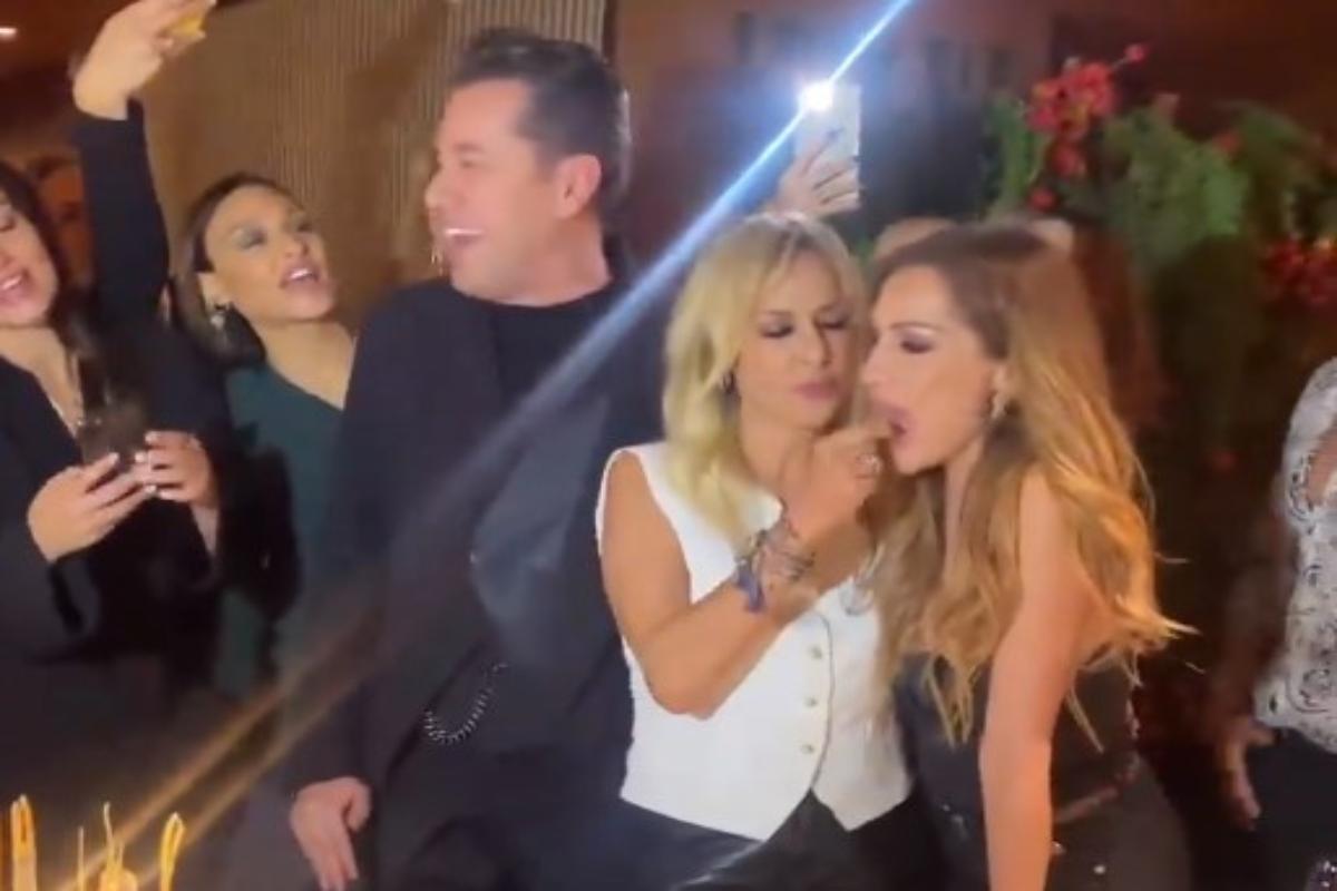 Βίσση-Βανδή: Το έκαναν ξανά – Νέο φιλί στο στόμα