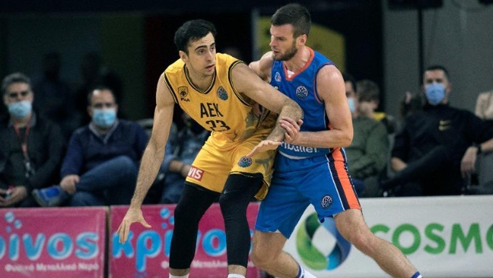 Σοκ στην ΑΕΚ: Λιποθύμησε στην προπόνηση ο Γέλοβατς