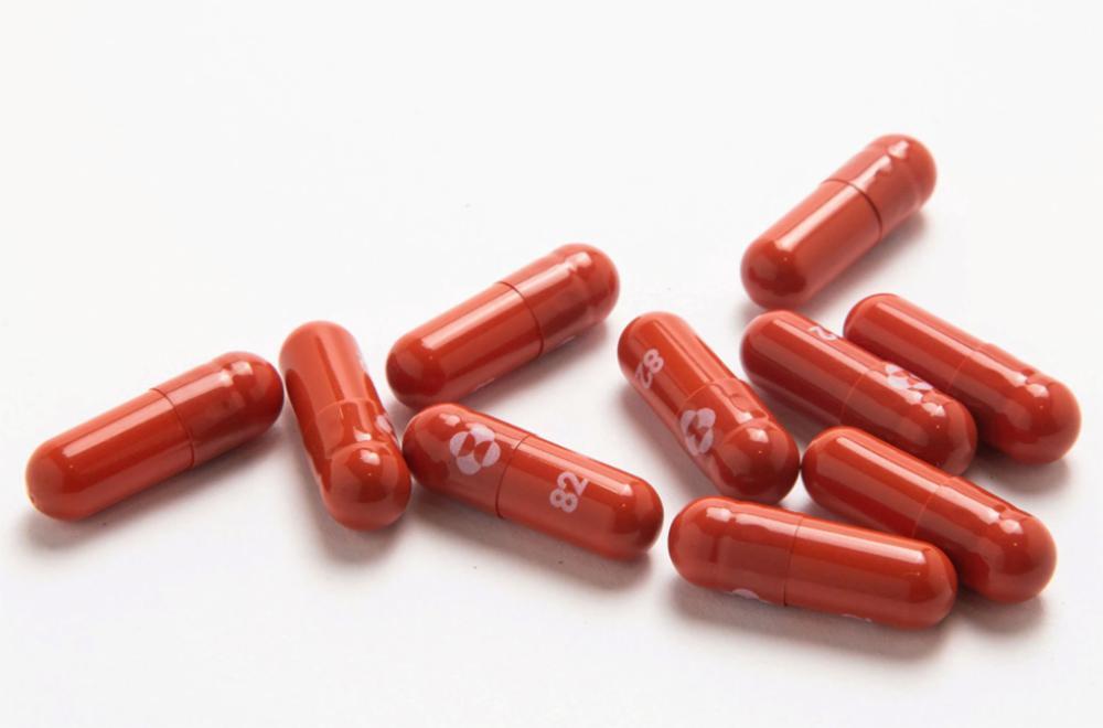 Η Βρετανία έγινε η πρώτη χώρα που ενέκρινε το χάπι της Merck