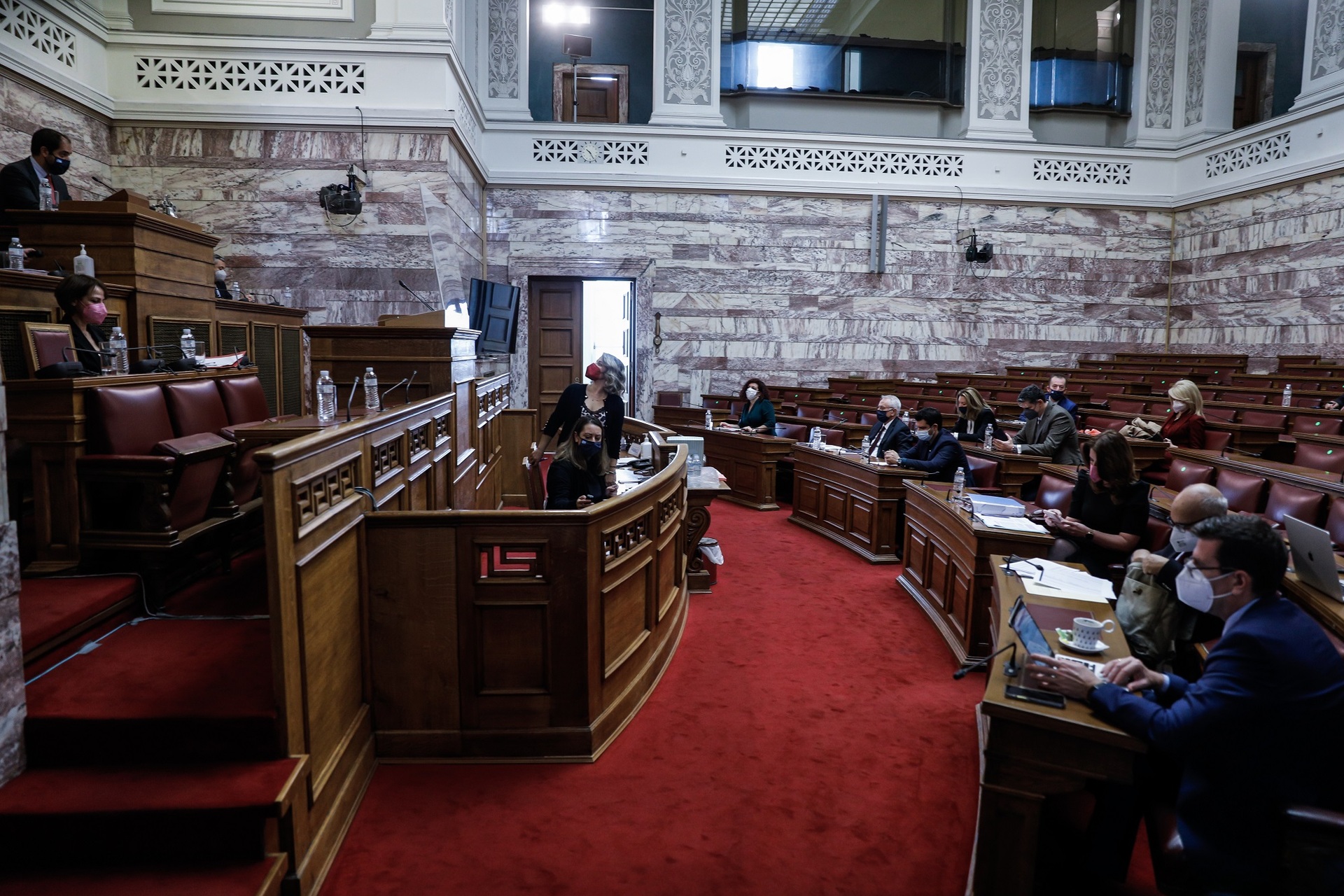 Κατέρρευσαν στην εξεταστική οι «μύθοι» του ΣΥΡΙΖΑ