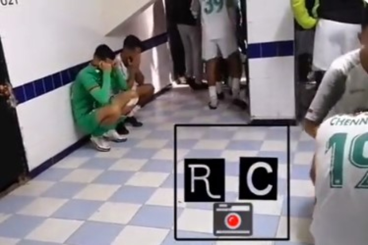 Αλγερία: «Πάγωσαν» όταν τον είδαν να καταρρέει – Νεκρός 30χρονος ποδοσφαιριστής την ώρα του αγώνα