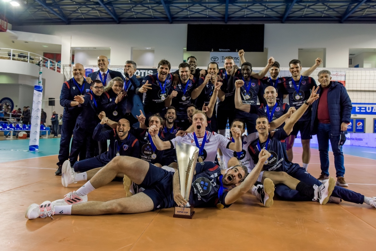 «Οδοστρωτήρας» ο Φοίνικας Σύρου - Ξέρανε τον Ολυμπιακό και πήρε το Σούπερ Καπ