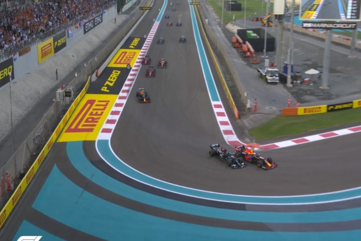 Φόρμουλα Ένα: Τα δίνουν όλα Χάμιλτον και Φερστάπεν – Το «στρίμωγμα» του Ολλανδού που ξεσήκωσε θύελλα αντιδράσεων [βίντεο]