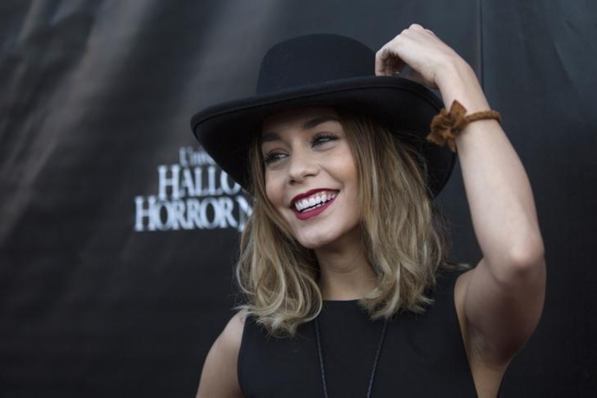 Βανέσα Χάτζενς: «Ελευθερώστε το στήθος σας» – «Όχι» στα σουτιέν, το εξώφυλλο «μανιφέστο» κατά των στηθόδεσμων