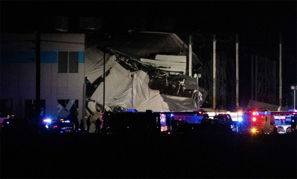 Ακραία καιρικά φαινόμενα σαρώνουν τις ΗΠΑ: Κατέρρευσε αποθήκη