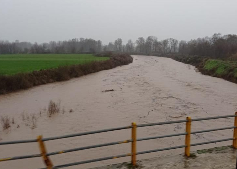 Στη «δίνη» της κακοκαιρίας η χώρα: «Φουσκώνουν» ποτάμια και χείμαρροι