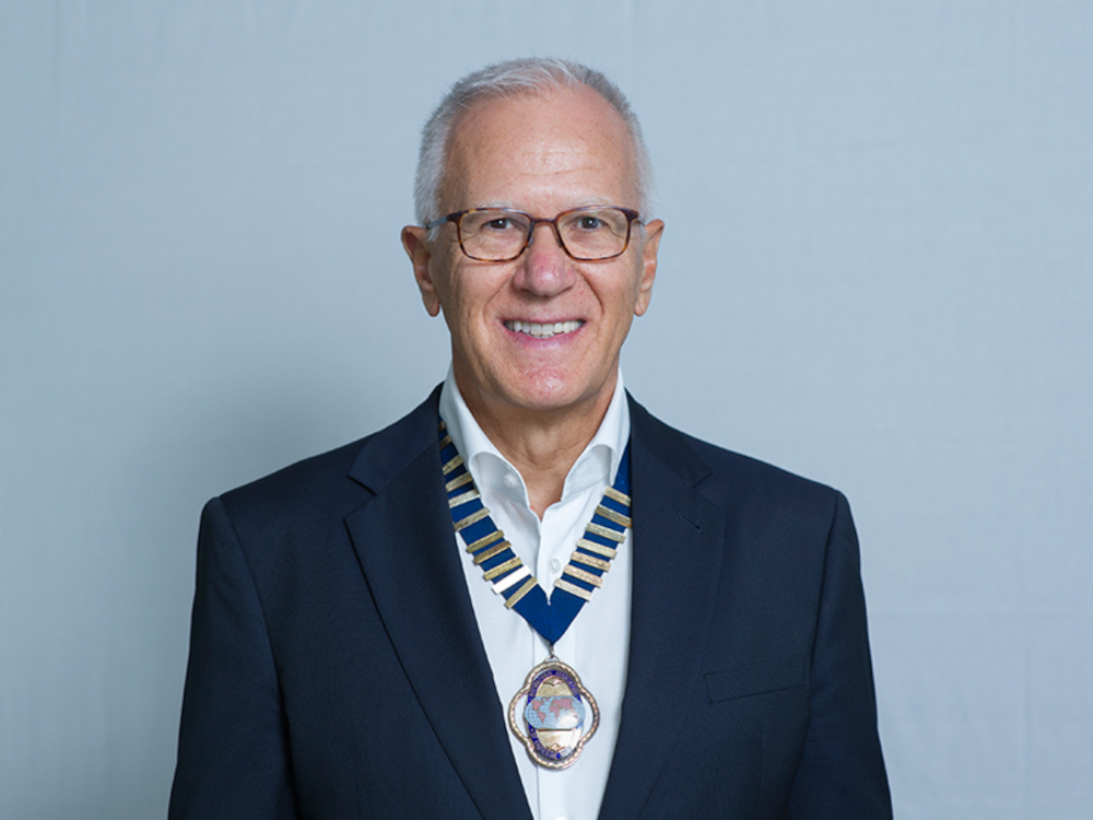 Δημήτρης Λινός: Χειροτονήθηκε διάκονος ο σύζυγος της γνωστής επιδημιολόγου